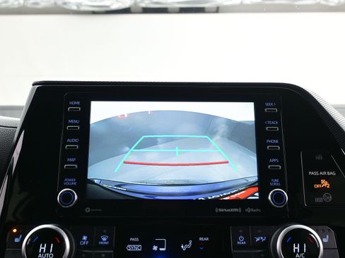 Used 2021 Toyota Highlander XSE image 19