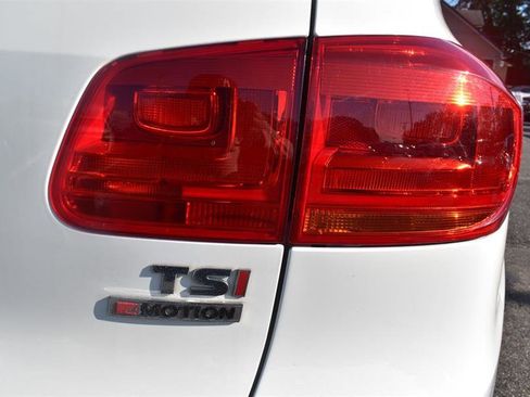 Used 2016 Volkswagen Tiguan S image 19
