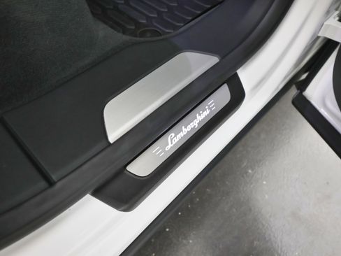 Used 2022 Lamborghini Urus image 63