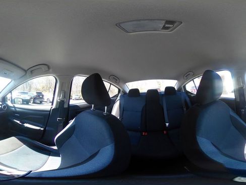 Used 2025 Nissan Versa SV image 37