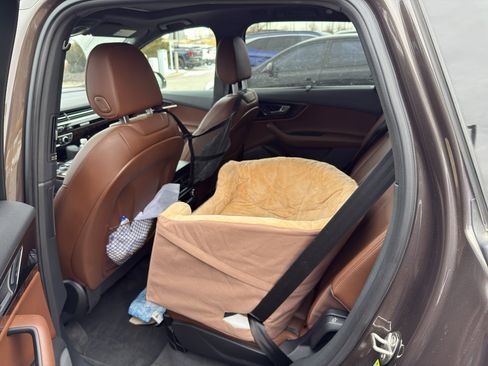 Used 2017 Audi Q7 3.0T Prestige image 3