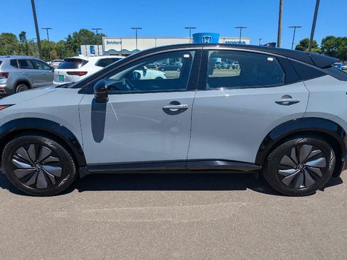Used 2023 Nissan Ariya AWD/4WD image 3