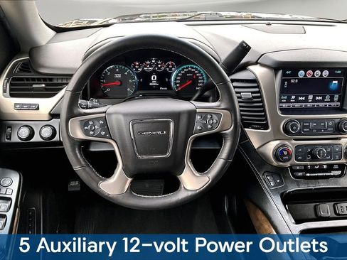 Used 2018 GMC Yukon Denali image 9