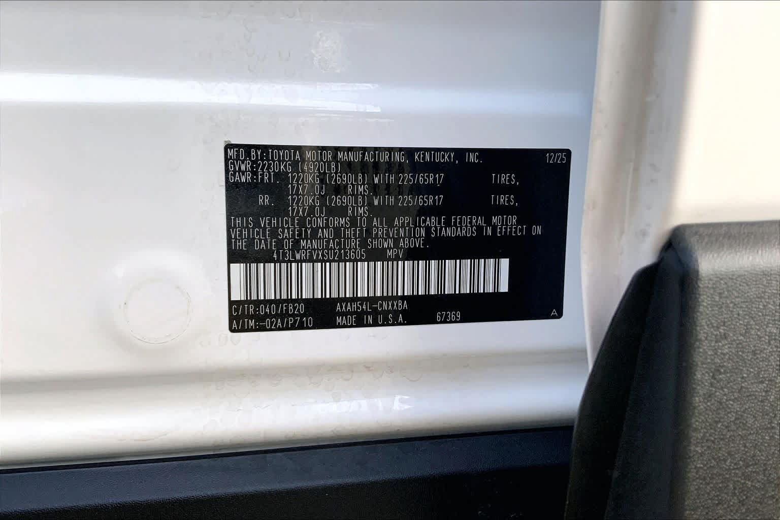 Used 2025 Toyota RAV4 LE AWD/4WD image 36