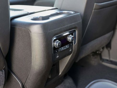 Used 2021 GMC Yukon Denali w/ Denali Premium Package image 29