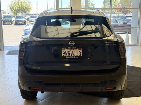 Used 2026 Nissan Kicks SV FWD image 6