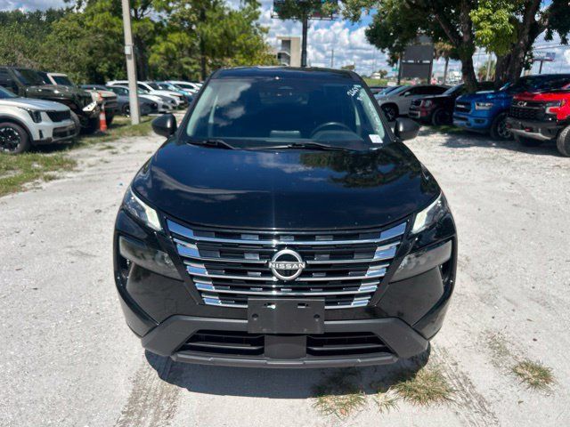 Used 2024 Nissan Rogue S AWD/4WD image 15