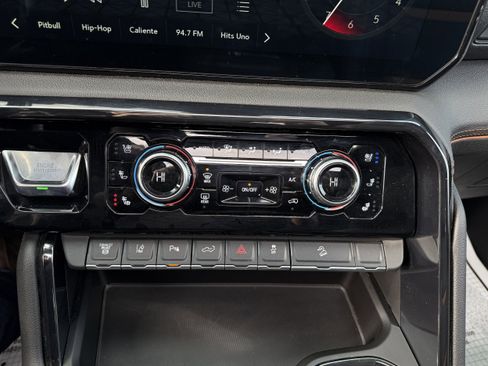 Used 2024 GMC Sierra 2500 AT4 w/ AT4 Premium Plus Package image 33