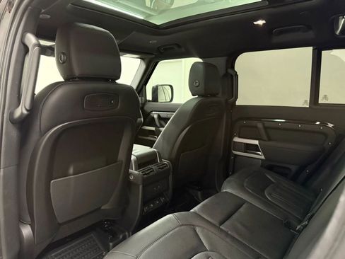 Used 2022 Land Rover Defender 110 S image 44