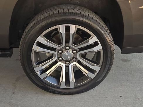 Used 2019 GMC Yukon XL Denali w/ Denali Ultimate Package image 32