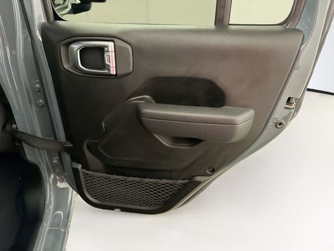 Used 2024 Jeep Wrangler Unlimited w/ Convenience Group AWD/4WD image 30