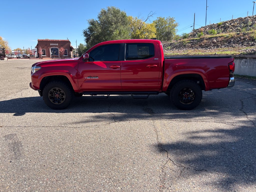 Used 2019 Toyota Tacoma SR5 AWD/4WD image 1