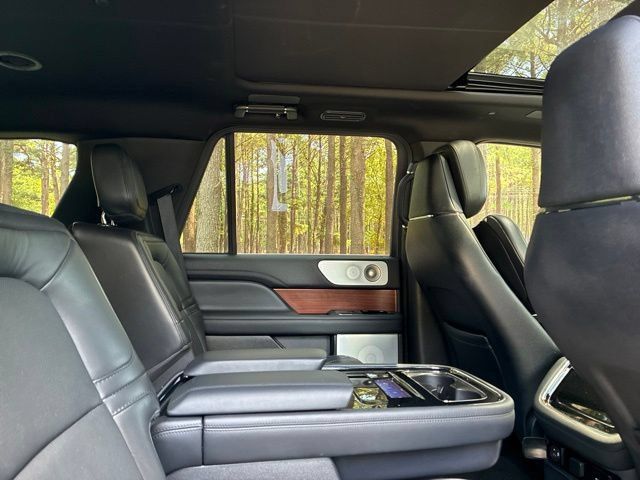 Certified 2023 Lincoln Navigator Reserve AWD/4WD image 25