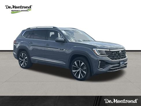 Used 2025 Volkswagen Atlas SEL Premium R-Line image 3