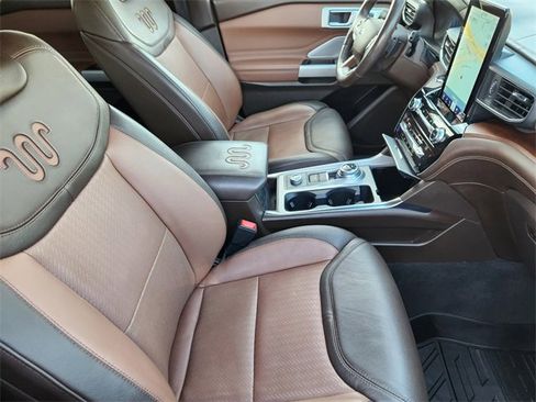 Used 2021 Ford Explorer King Ranch w/ Premium Technology Package image 14