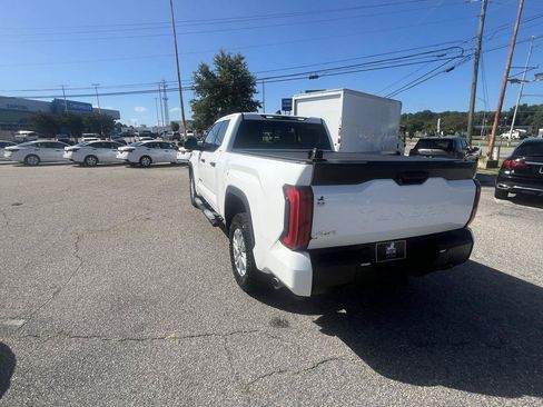 Used 2022 Toyota Tundra SR5 AWD/4WD image 15
