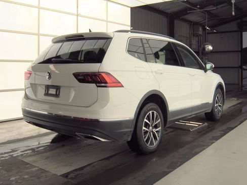 Used 2020 Volkswagen Tiguan SE FWD image 4