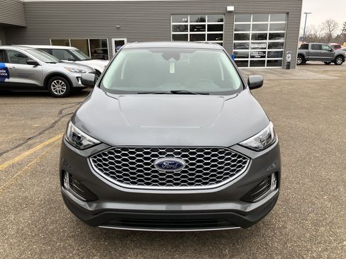 Used 2024 Ford Edge SEL w/ Convenience Package image 3