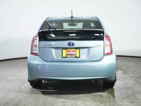 Used 2015 Toyota Prius Five image 6