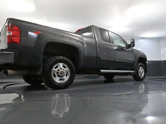 Used 2011 Chevrolet Silverado 2500 LT w/ Interior Plus Package AWD/4WD image 40