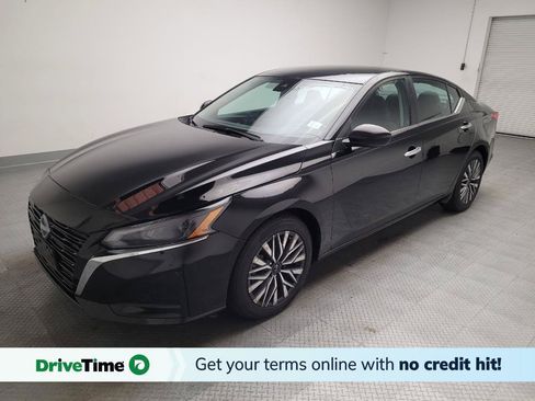 Used 2024 Nissan Altima 2.5 SV FWD image 1