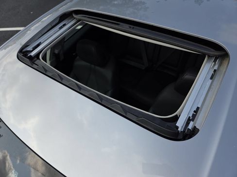 Used 2023 Acura TLX FWD image 3