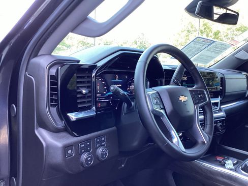 Used 2024 Chevrolet Silverado 2500 LTZ w/ LTZ Plus Package image 11