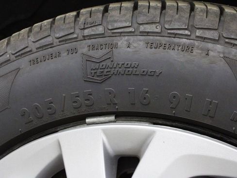 Used 2017 Toyota Corolla LE image 39