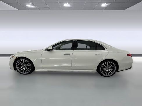 Certified 2022 Mercedes-Benz S 500 4MATIC image 2