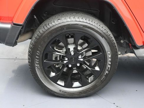 Used 2022 Jeep Wrangler Unlimited Sahara w/ Cold Weather Group image 5