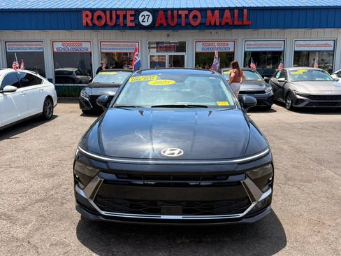 Used 2025 Hyundai Sonata SEL FWD image 3