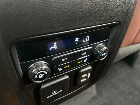 Used 2021 Buick Enclave Avenir w/ Avenir Technology Package AWD/4WD image 22