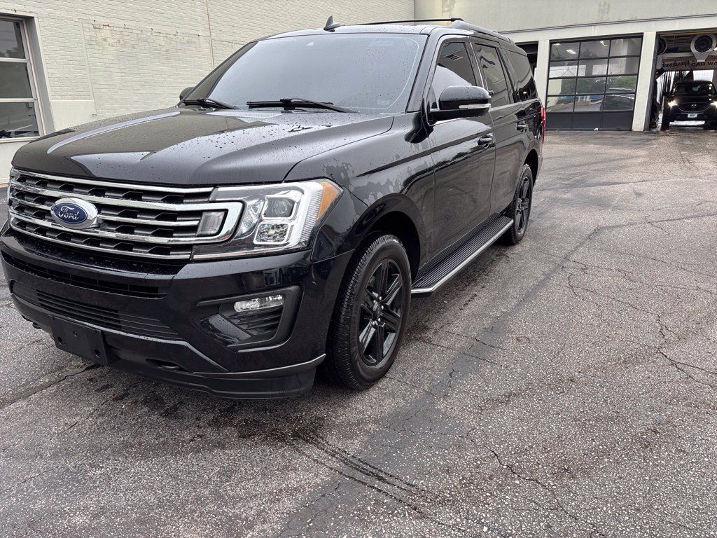 Used 2020 Ford Expedition XLT w/ Equipment Group 202A AWD/4WD image 7