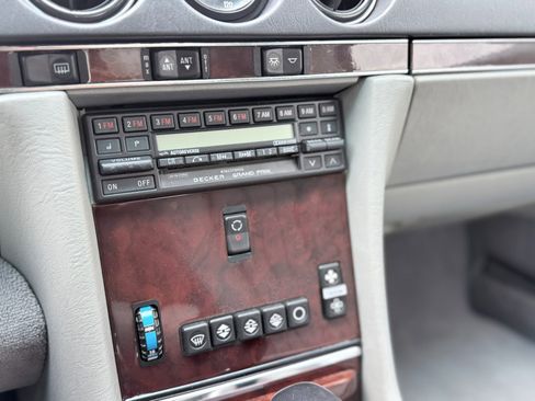 Used 1989 Mercedes-Benz 560 SL image 15