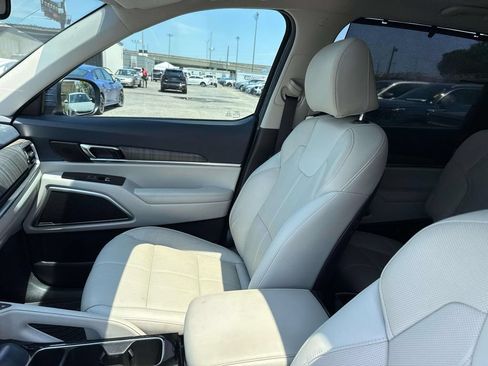 Used 2023 Kia Telluride EX w/ EX Captain's Chair Package FWD image 20