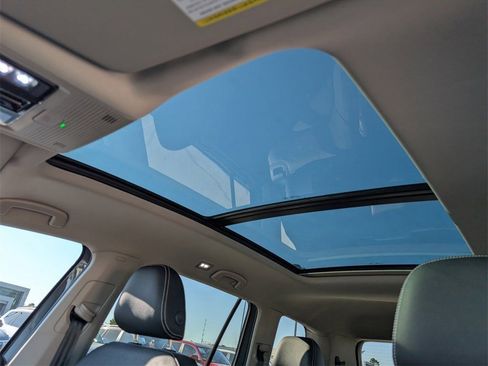 New 2026 Volkswagen Atlas SE image 24