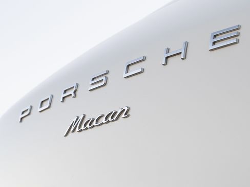 Used 2018 Porsche Macan image 33