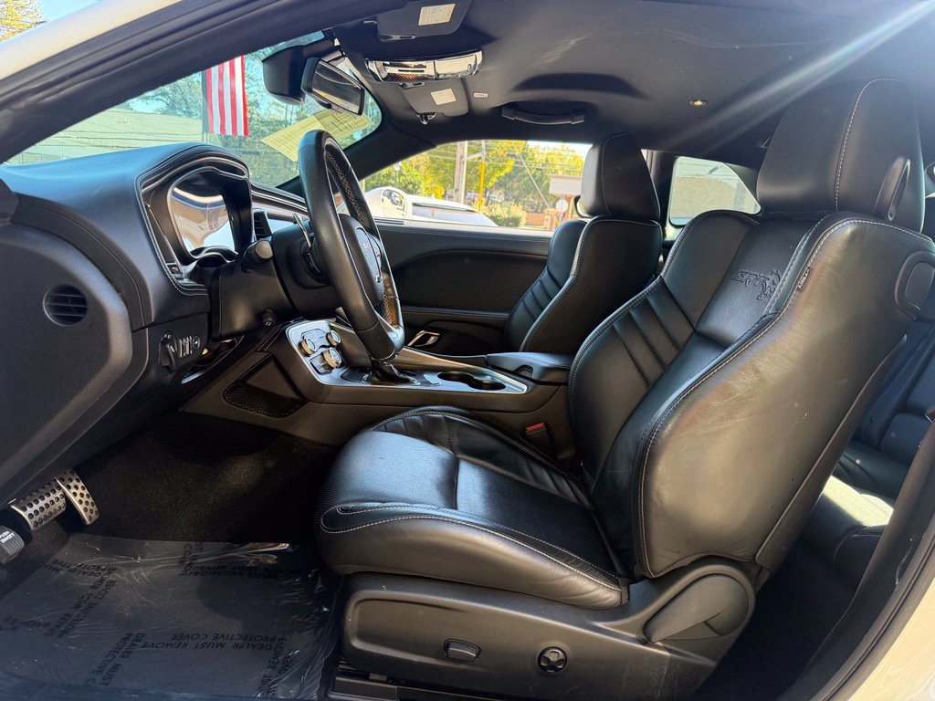 Used 2020 Dodge Challenger SRT Hellcat w/ Plus Package RWD image 25