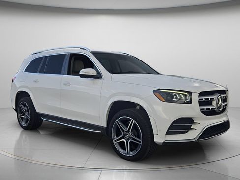 Used 2023 Mercedes-Benz GLS 450 4MATIC w/ AMG Line Exterior image 9