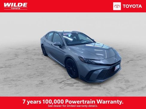 Certified 2025 Toyota Camry SE image 3