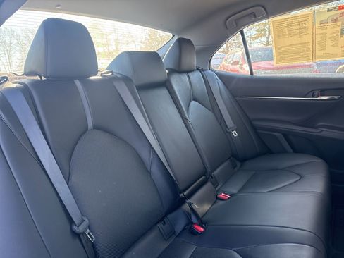 Used 2021 Toyota Camry XLE image 15