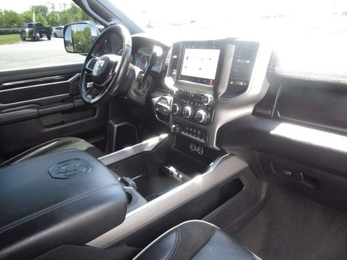 Used 2022 RAM 3500 Laramie AWD/4WD image 17