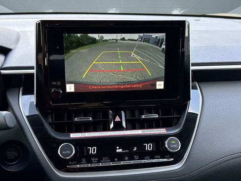 Used 2025 Toyota Corolla Cross XLE w/ Convenience Package FWD image 7