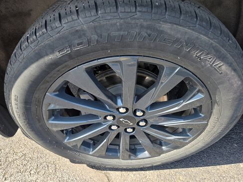 Used 2023 Chevrolet Traverse RS w/ LPO, Floor Liner Package AWD/4WD image 10