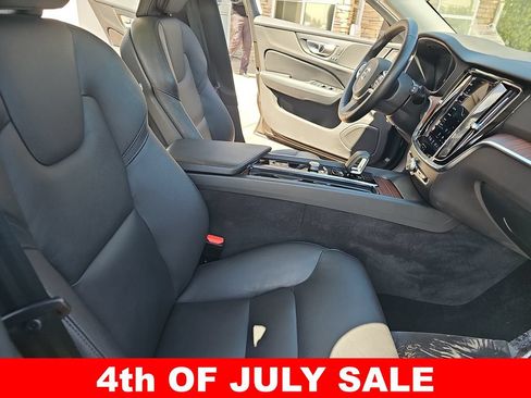 Used 2025 Volvo V60 B5 Cross Country Plus AWD/4WD image 10