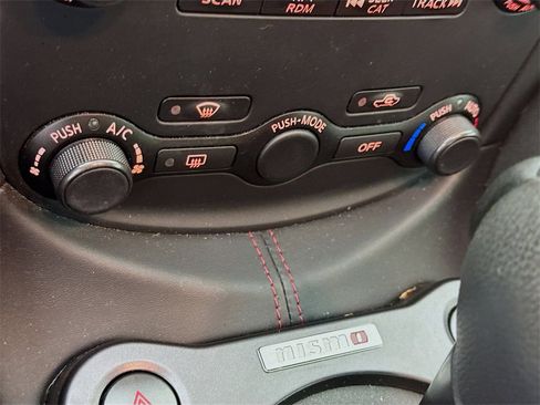 Used 2015 Nissan 370Z NISMO image 16
