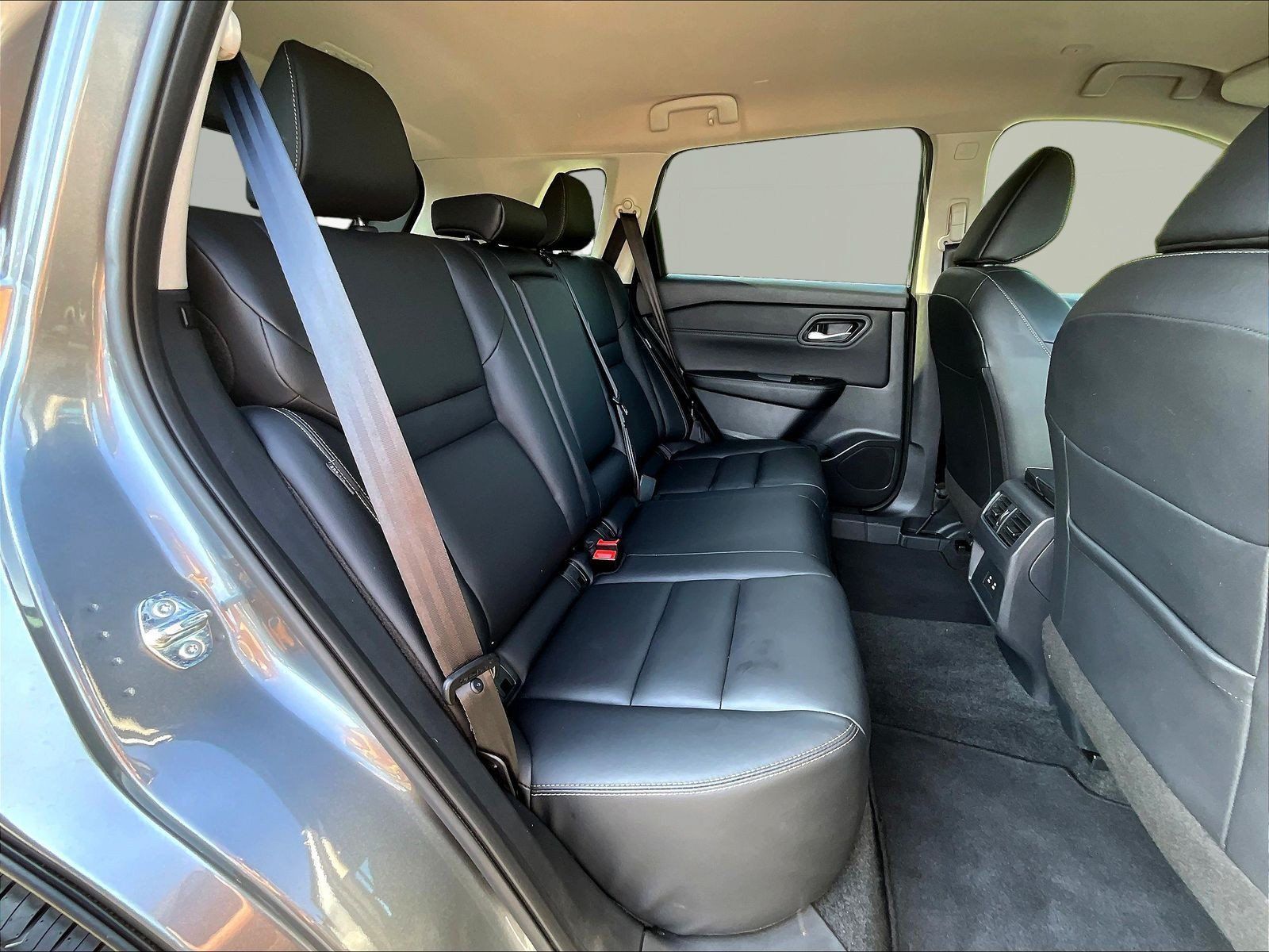 Used 2026 Nissan Rogue SL FWD image 25