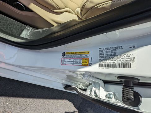 New 2025 Acura TLX w/ Technology Package image 35