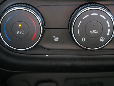 Certified 2024 Chevrolet Trax LS w/ LS Convenience Package image 31