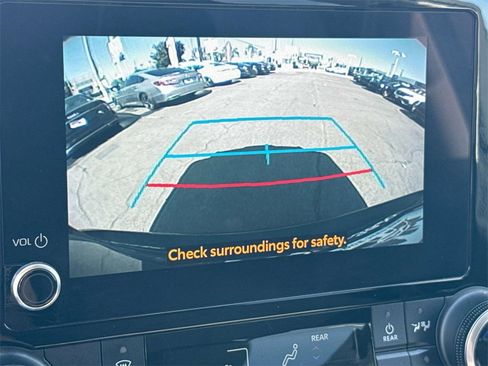 Used 2023 Toyota Highlander LE image 38